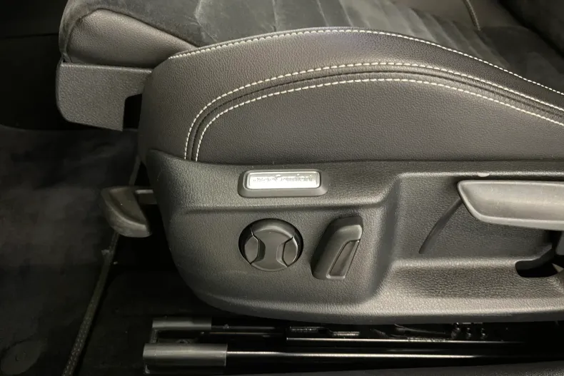 Volkswagen Passat din 2020 cu 105.367 km - oferta VOL165857 - foto 20