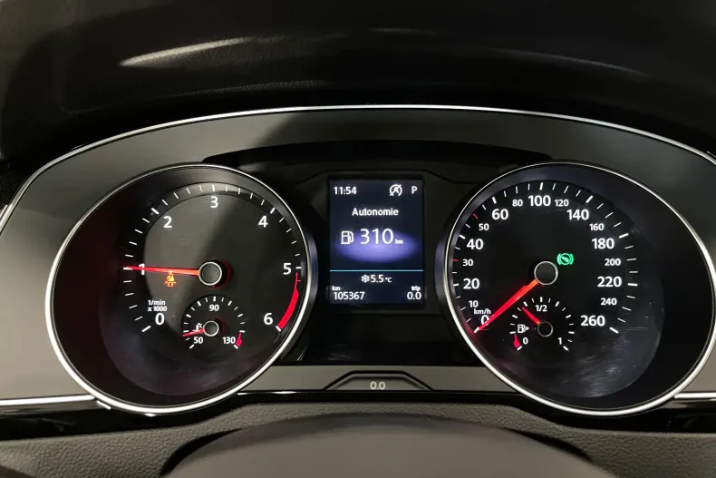 Volkswagen Passat din 2020 cu 105.367 km - oferta VOL165857 - foto 26