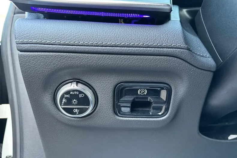 Mercedes-Benz EQE din 2022 cu 65.264 km - oferta MER165885 - foto 35