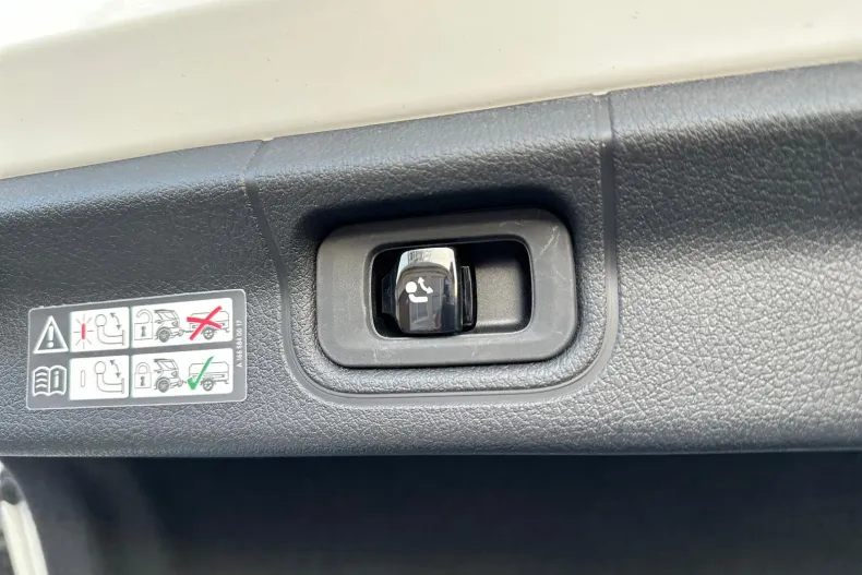 Mercedes-Benz EQE din 2022 cu 65.264 km - oferta MER165885 - foto 36