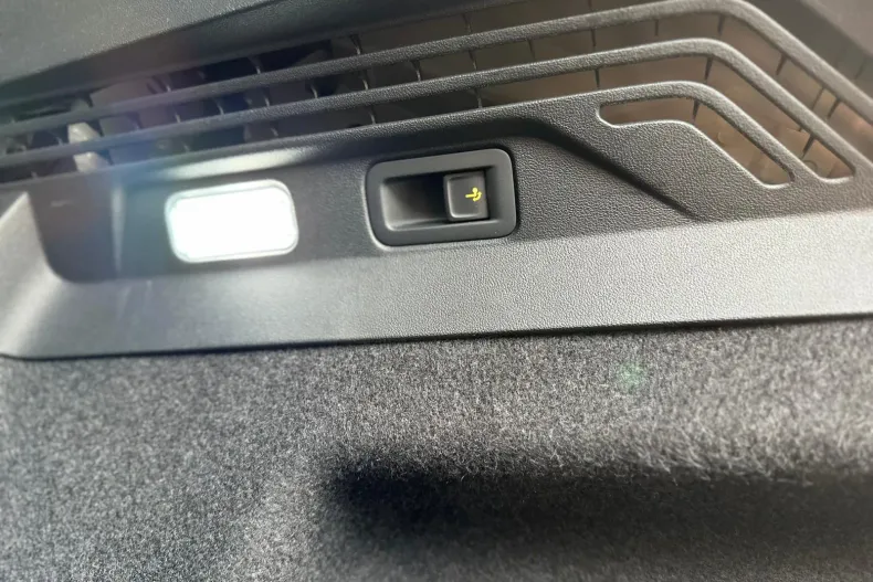 Volkswagen ID.4 din 2022 cu 75.863 km - oferta VOL165886 - foto 26