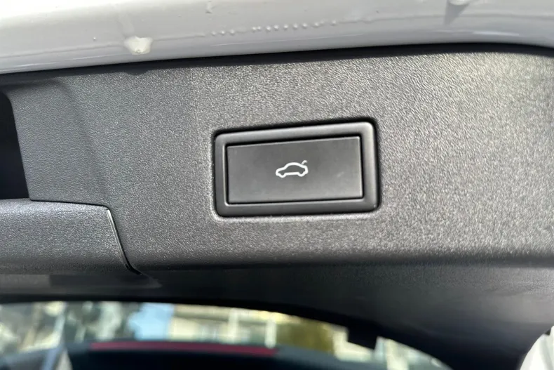 Volkswagen ID.4 din 2022 cu 75.863 km - oferta VOL165886 - foto 27