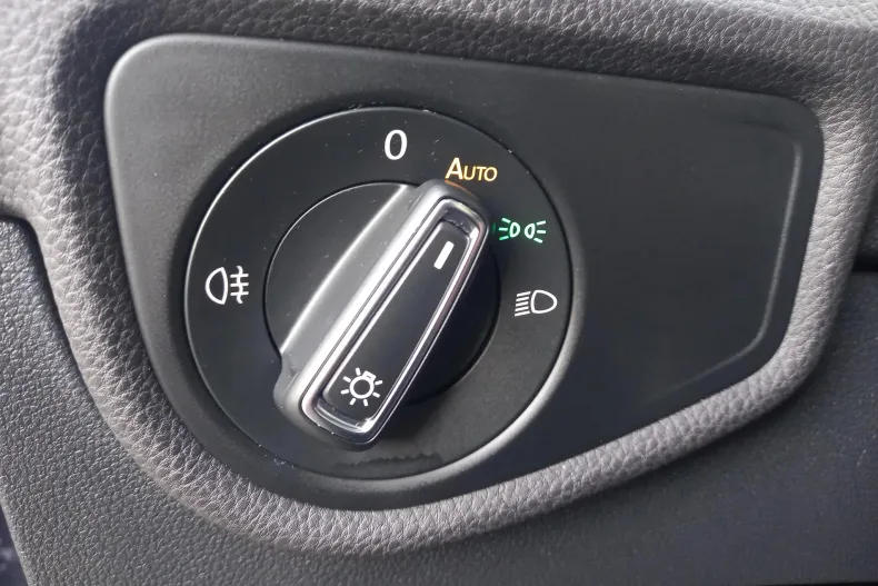 Volkswagen Touran din 2021 cu 82.526 km - oferta VOL165891 - foto 21