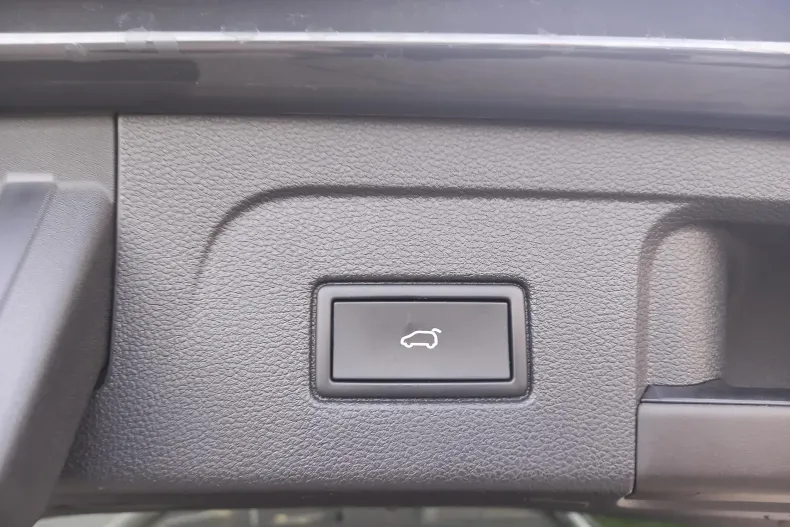 Volkswagen Touran din 2021 cu 82.526 km - oferta VOL165891 - foto 27