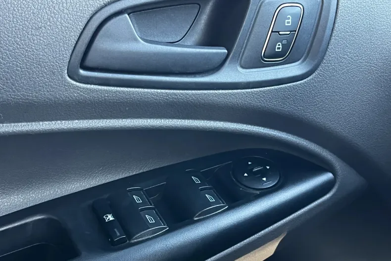 Ford Transit Connect din 2022 cu 48.549 km - oferta FOR165893 - foto 20