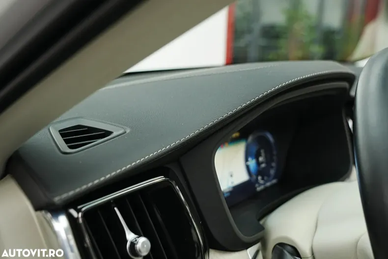 Volvo XC60 din 2020 cu 154.000 km - oferta VOL165899 - foto 30