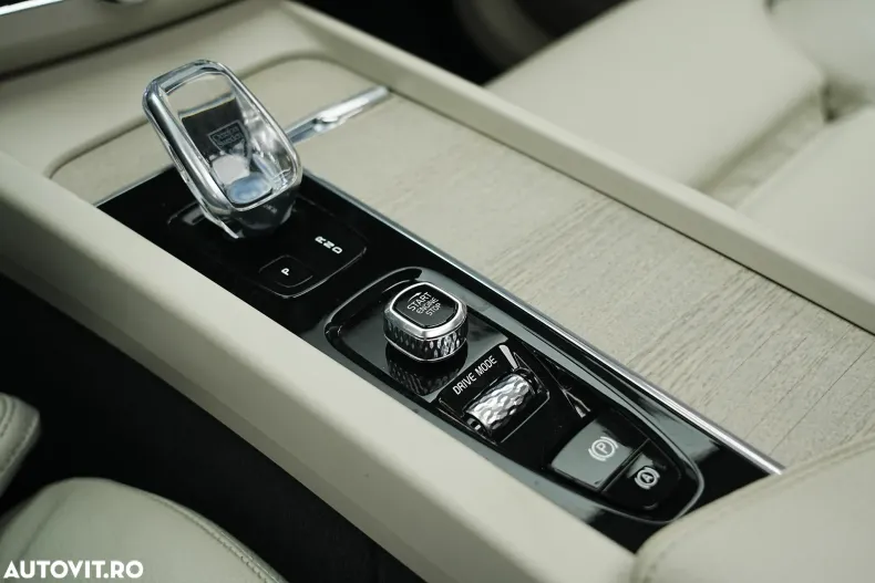 Volvo XC60 din 2020 cu 154.000 km - oferta VOL165899 - foto 38