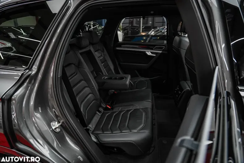 Volkswagen Touareg din 2019 cu 118.000 km - oferta VOL165901 - foto 10