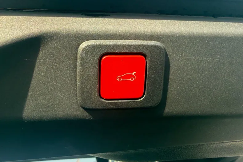 Peugeot 3008 din 2024 cu 34.202 km - oferta PEU165938 - foto 32