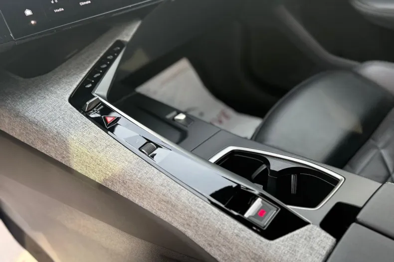 Peugeot 3008 din 2024 cu 34.202 km - oferta PEU165938 - foto 35