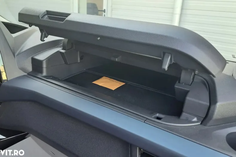 Ford Tourneo Custom din 2025 cu 1 km - oferta FOR165944 - foto 40