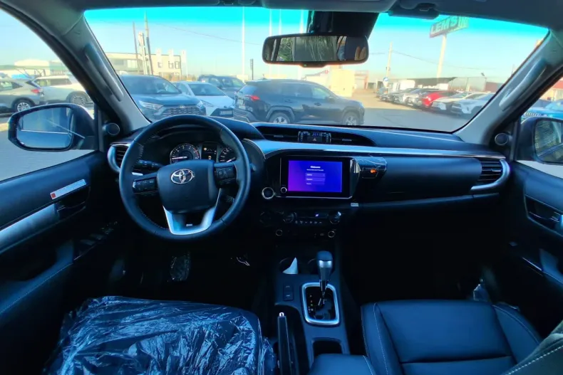 Toyota Hilux din 2025 cu 10 km - oferta TOY165962 - foto 11