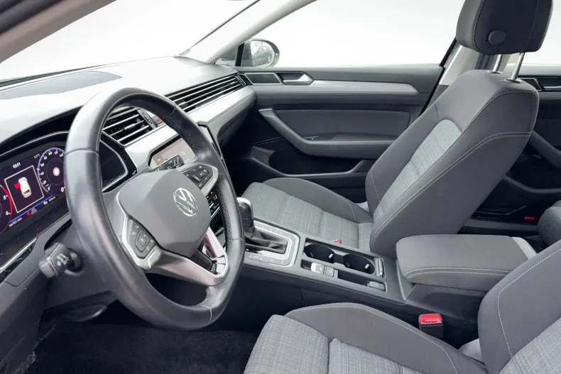 Volkswagen Passat din 2022 cu 121.120 km - oferta VOL165966 - foto 9