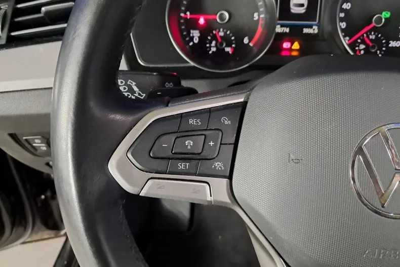 Volkswagen Passat din 2022 cu 100.776 km - oferta VOL165975 - foto 13