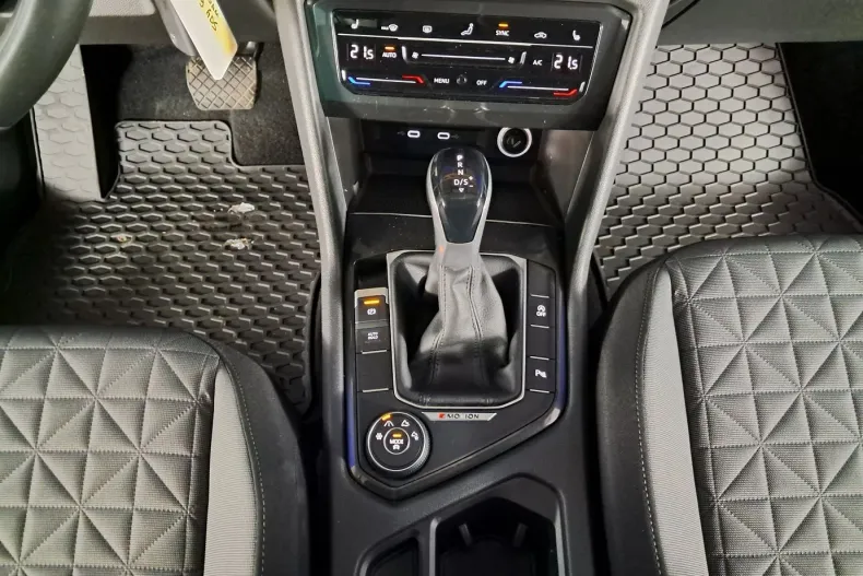 Volkswagen Tiguan din 2020 cu 70.629 km - oferta VOL165976 - foto 17