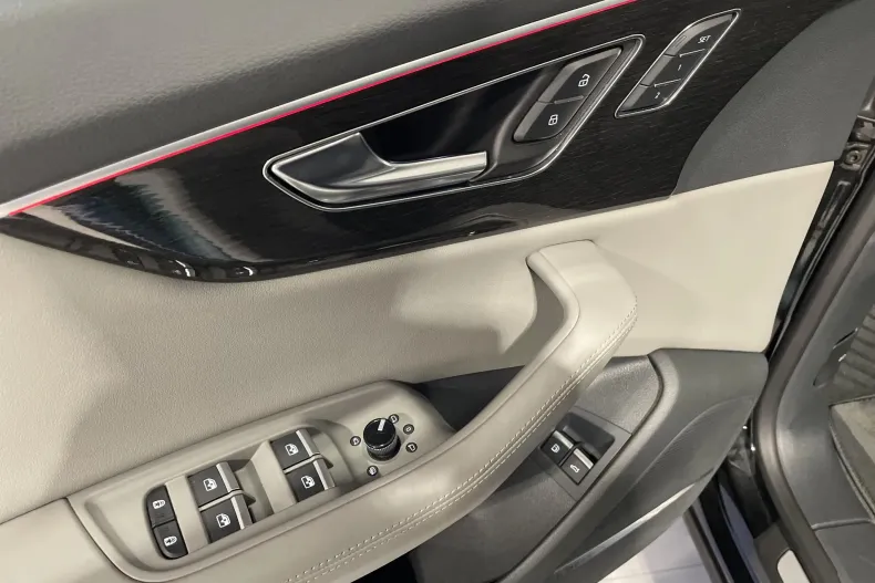 Audi Q8 din 2021 cu 82.121 km - oferta AUD165989 - foto 14