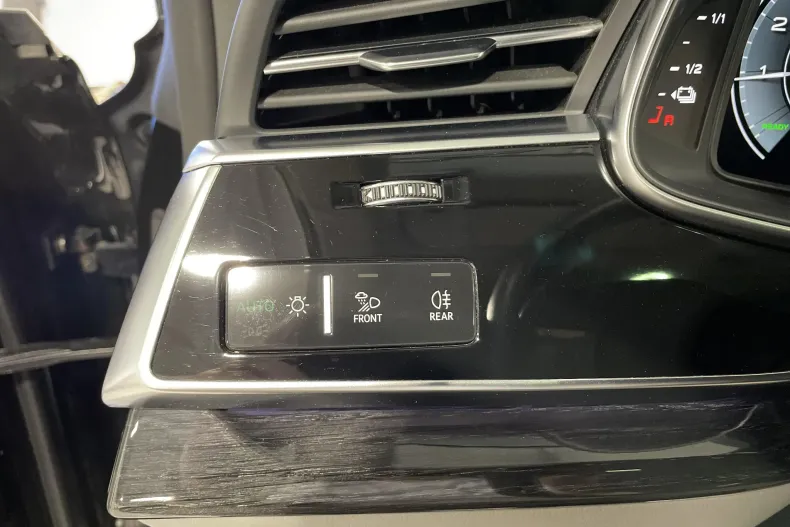 Audi Q8 din 2021 cu 82.121 km - oferta AUD165989 - foto 15