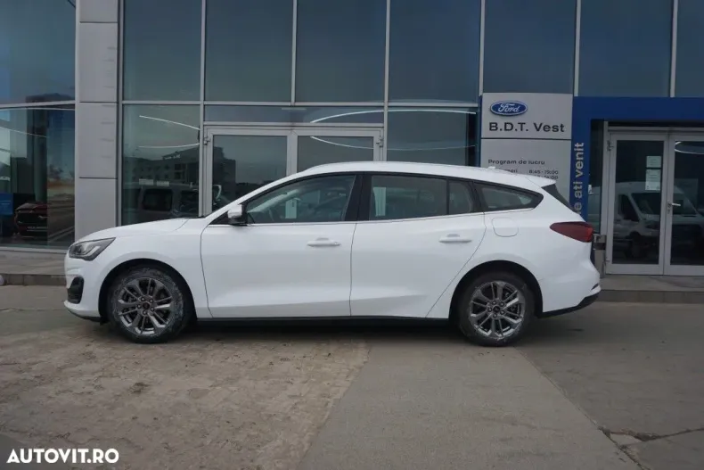 Ford Focus din 2022 cu 27.500 km - oferta FOR165996 - foto 4
