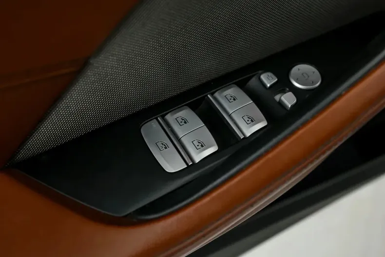 BMW Seria 8 din 2020 cu 94.245 km - oferta BMW166005 - foto 17