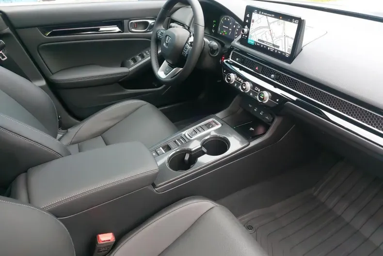 Honda Civic din 2025 cu 4.000 km - oferta HON166012 - foto 11