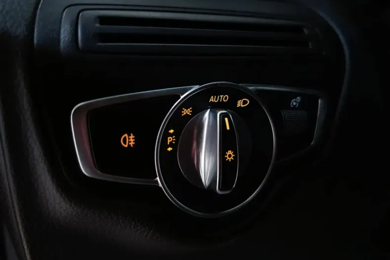 Mercedes-Benz GLC din 2021 cu 102.901 km - oferta MER166018 - foto 17