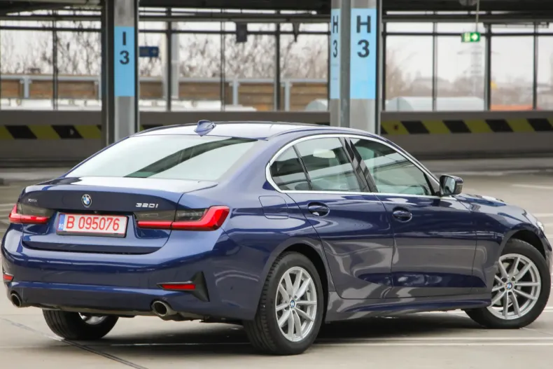 BMW Seria 3 din 2020 cu 154.000 km - oferta BMW166025 - foto 3