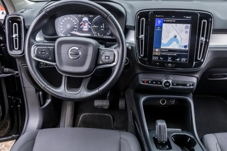 Volvo XC40 din 2020 cu 56.000 km - oferta VOL166034 - foto 19