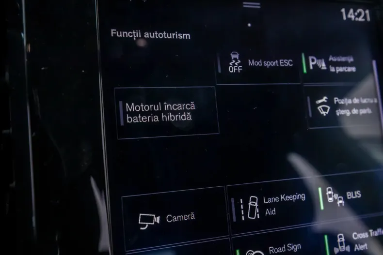 Volvo XC40 din 2020 cu 56.000 km - oferta VOL166034 - foto 31