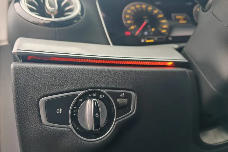 Mercedes-Benz E din 2019 cu 86.063 km - oferta MER166037 - foto 12