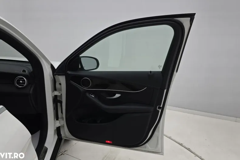 Mercedes-Benz GLC din 2021 cu 22.900 km - oferta MER166046 - foto 18