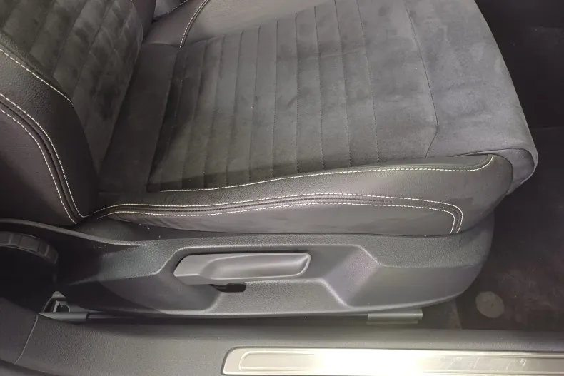 Volkswagen Passat din 2020 cu 130.010 km - oferta VOL166049 - foto 29