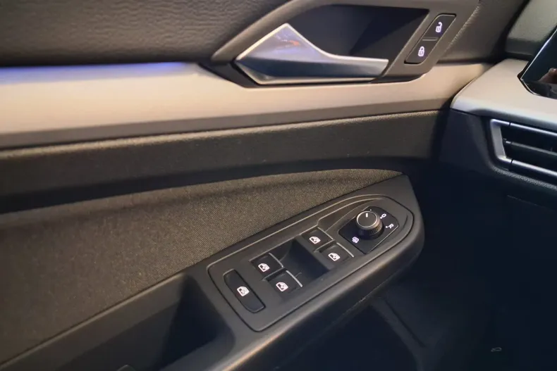 Volkswagen Golf din 2021 cu 98.025 km - oferta VOL166052 - foto 8