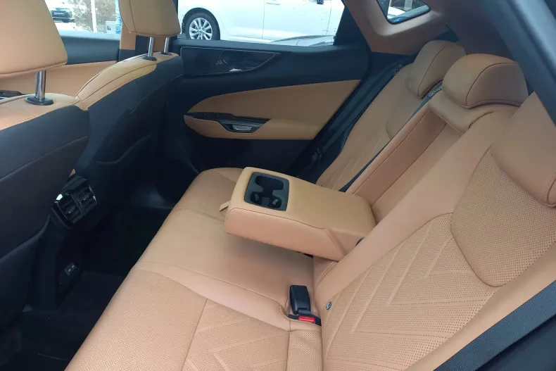 Lexus Seria NX din 2023 cu 8.250 km - oferta LEX166054 - foto 18