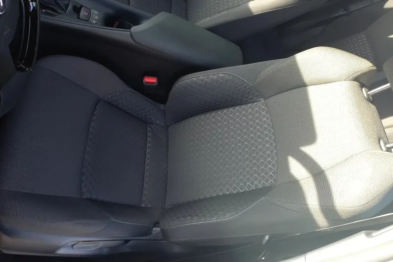 Toyota C-HR din 2023 cu 33.657 km - oferta TOY166055 - foto 6