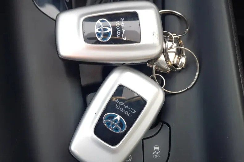 Toyota C-HR din 2023 cu 33.657 km - oferta TOY166055 - foto 25