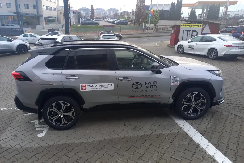 Toyota RAV4 din 2025 cu 550 km - oferta TOY166057 - foto 9