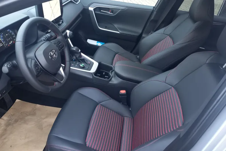 Toyota RAV4 din 2025 cu 550 km - oferta TOY166057 - foto 12