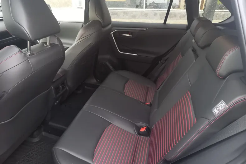 Toyota RAV4 din 2025 cu 550 km - oferta TOY166057 - foto 13