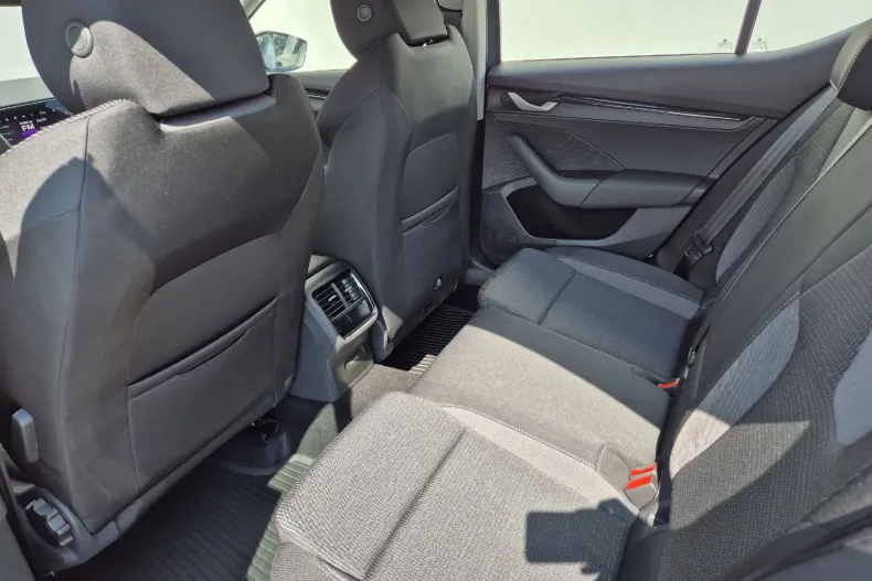 Skoda Octavia din 2025 cu 2.077 km - oferta SKO166077 - foto 11