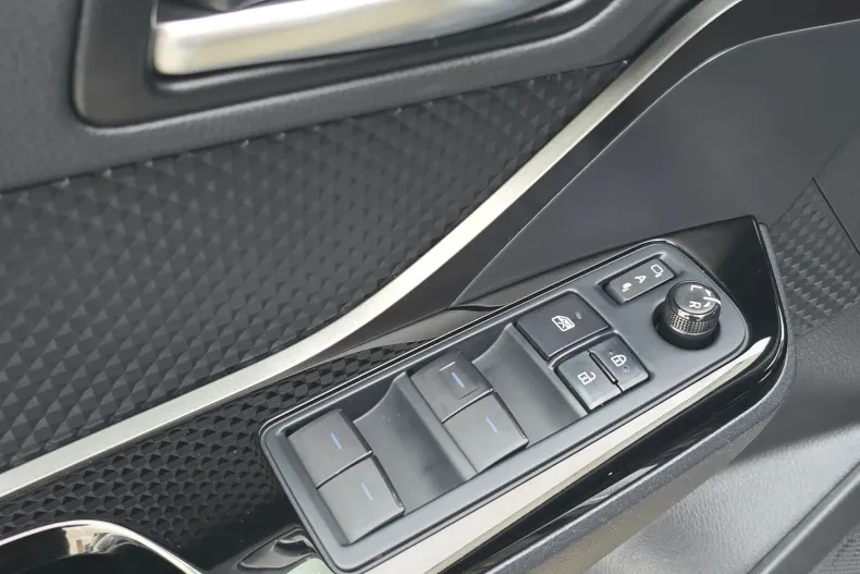 Toyota C-HR din 2023 cu 33.252 km - oferta TOY166079 - foto 8