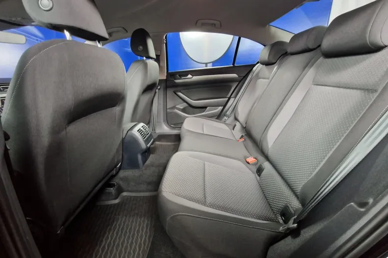 Volkswagen Passat din 2021 cu 152.892 km - oferta VOL166092 - foto 24