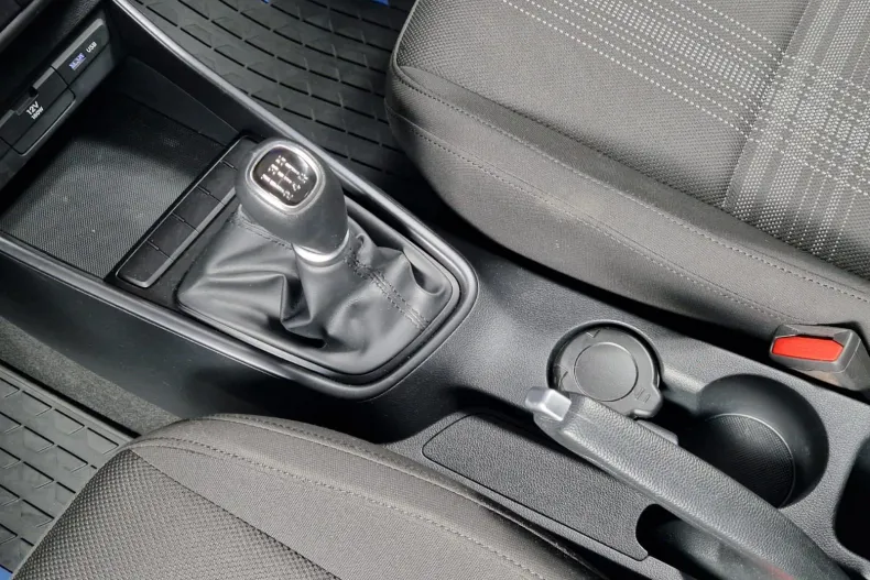 Hyundai i20 din 2020 cu 25.702 km - oferta HYU166093 - foto 23