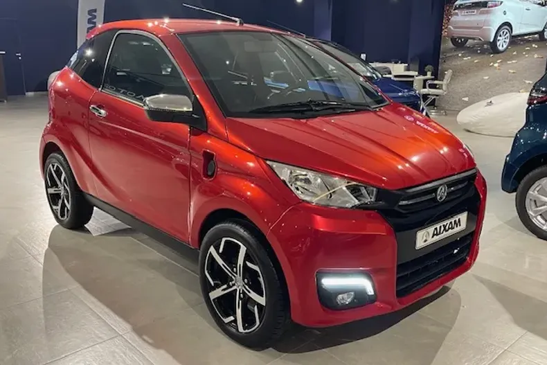 Aixam Coupé din 2022 cu 5.390 km - oferta AIX166098 - foto 3