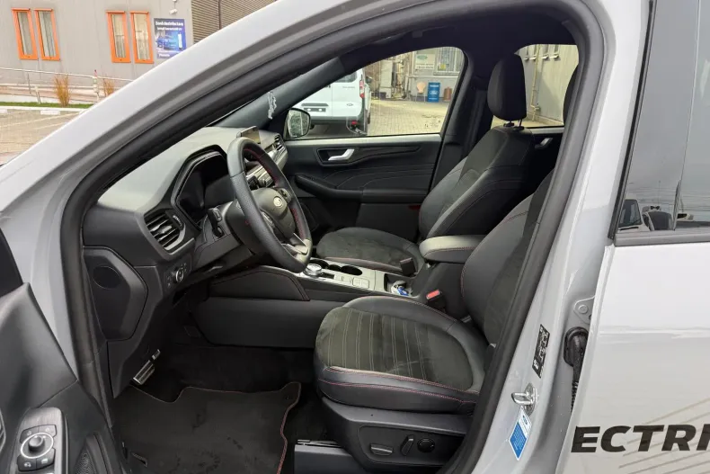 Ford Kuga din 2023 cu 18.500 km - oferta FOR166106 - foto 8