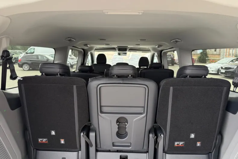 Ford Tourneo Custom din 2025 cu 1 km - oferta FOR166107 - foto 15