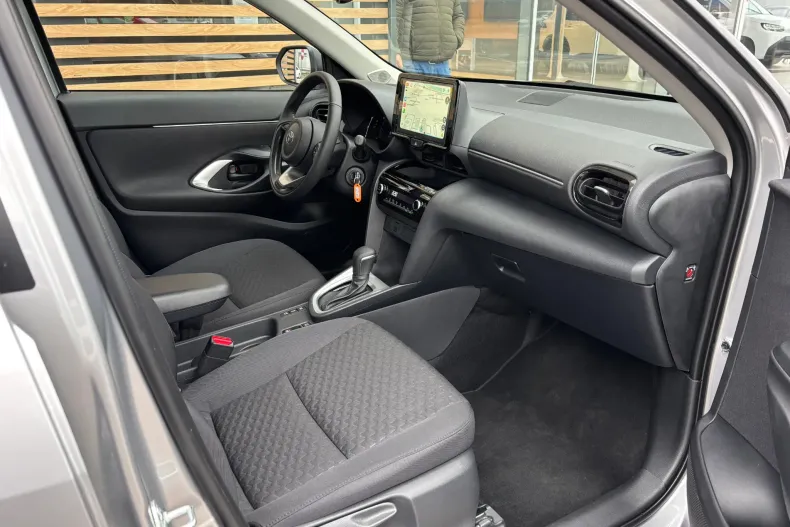 Toyota Yaris Cross din 2025 cu 5 km - oferta TOY166122 - foto 10