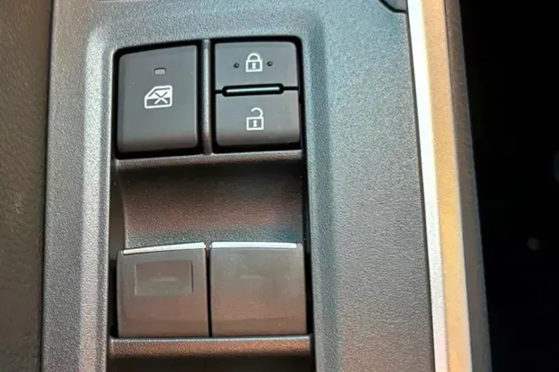 Toyota RAV4 din 2025 cu 5 km - oferta TOY166130 - foto 17