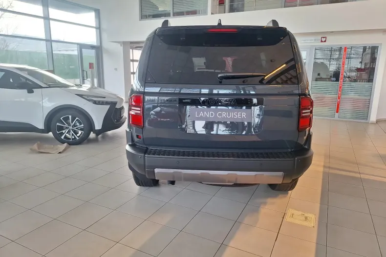 Toyota Land Cruiser 250 din 2025 cu 5 km - oferta TOY166137 - foto 8