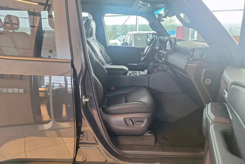 Toyota Land Cruiser 250 din 2025 cu 5 km - oferta TOY166137 - foto 13