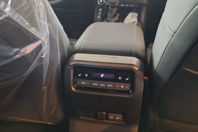 Toyota Land Cruiser 250 din 2025 cu 5 km - oferta TOY166137 - foto 15